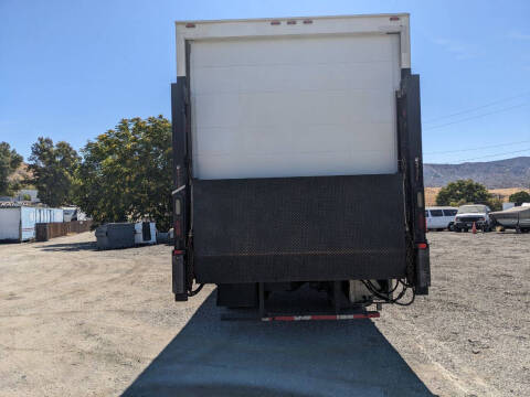 2018 Freightliner M2 106