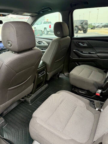 2022 Chevrolet Traverse LT Cloth