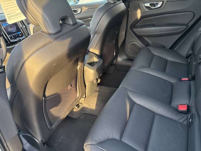 2025 Volvo XC60 B5 Plus Dark Theme