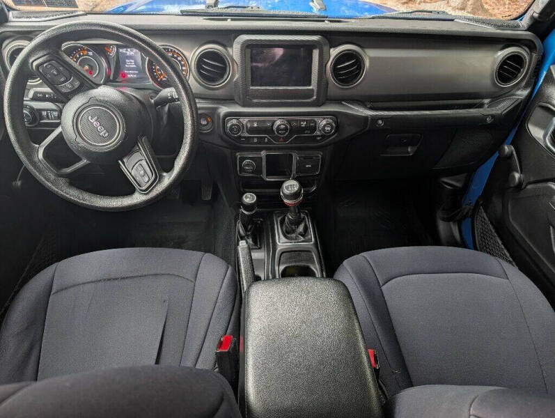 2022 Jeep Gladiator Willys Sport