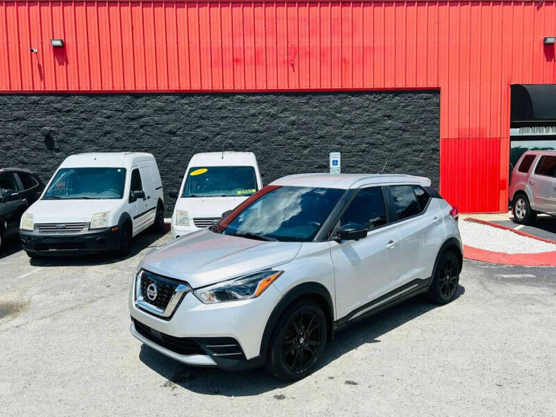 2020 Nissan Kicks SR