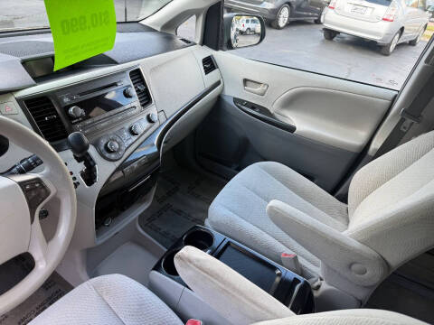 2012 Toyota Sienna