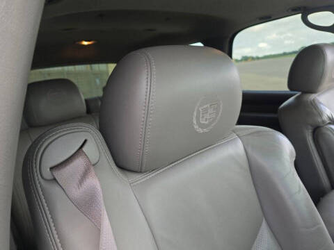 2004 Cadillac Escalade