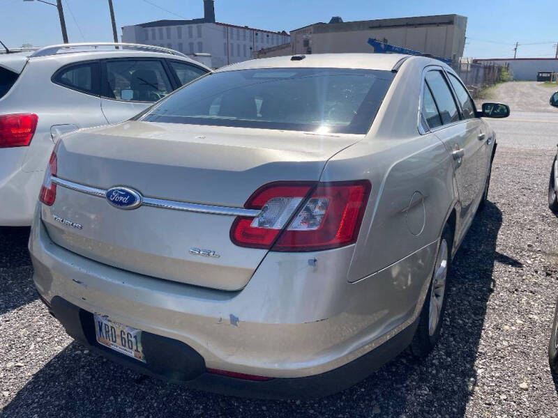 2011 Ford Taurus SEL
