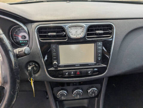2012 Chrysler 200 Touring