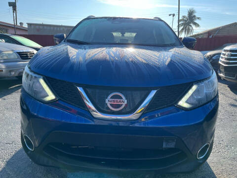 2018 Nissan Rogue Sport for sale at Molina Auto Sales in Hialeah FL