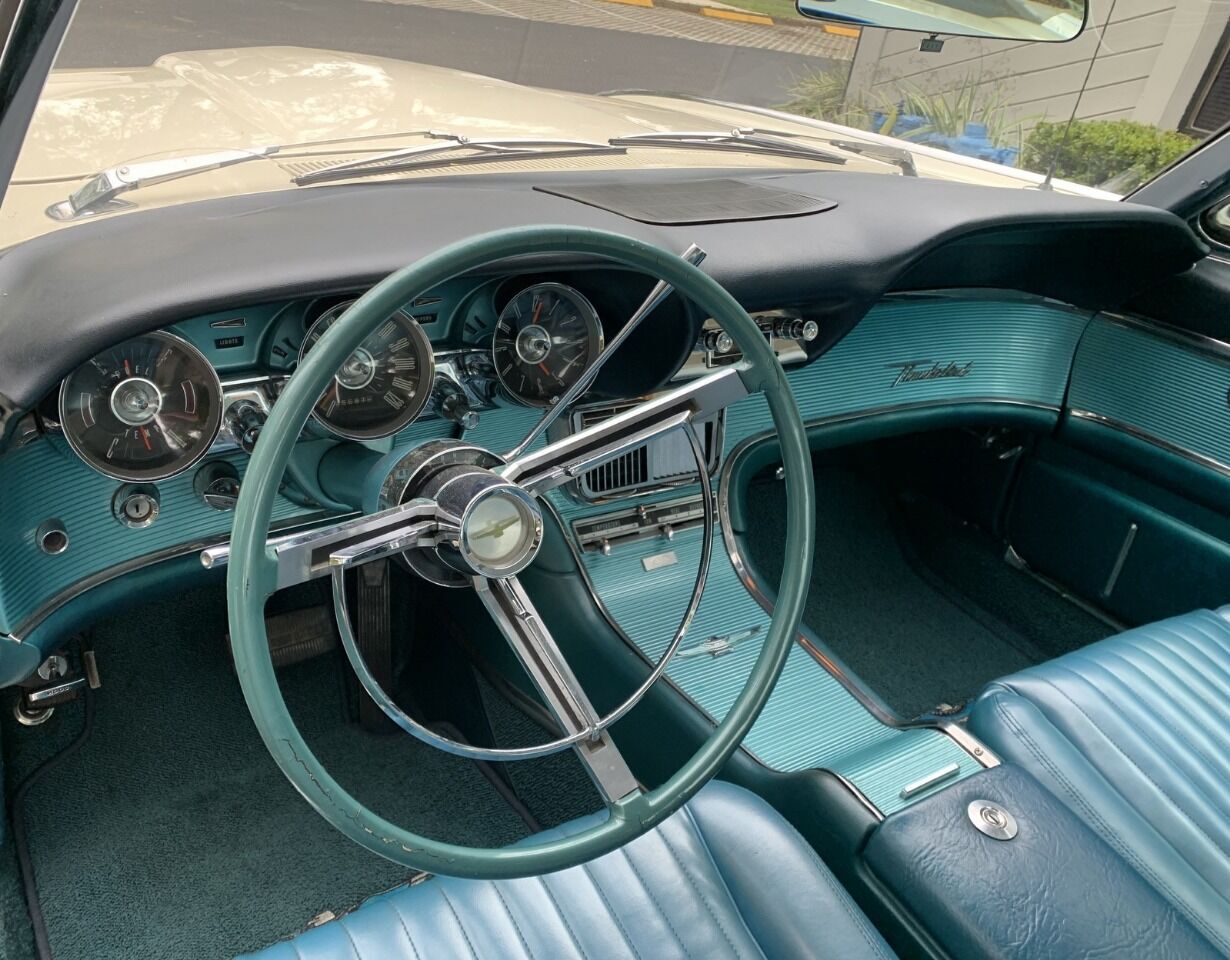 1962 Ford Thunderbird 44
