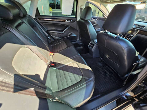 2015 Volkswagen Passat 1.8T SEL Premium