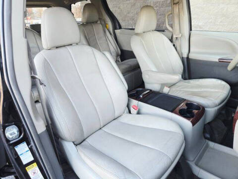 2014 Toyota Sienna XLE 7-Passenger