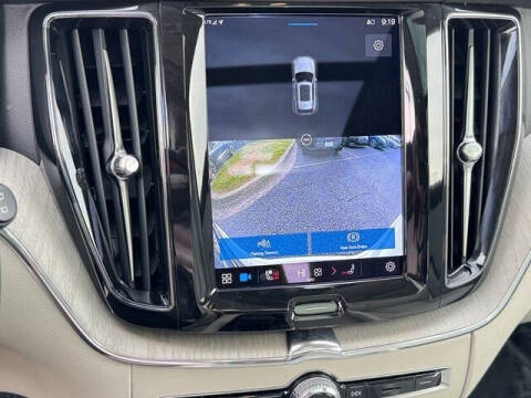 2023 Volvo XC60 B5 Plus Dark Theme