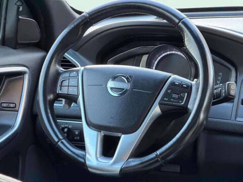 2015 Volvo XC60 T6 Drive-E Platinum