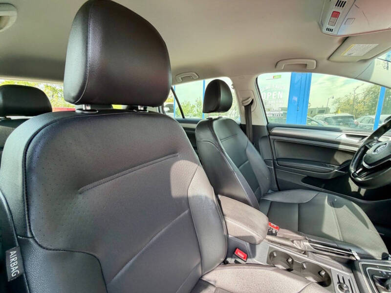 2015 Volkswagen Golf TDI S