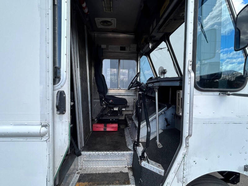2010 Freightliner MT45 Chassis