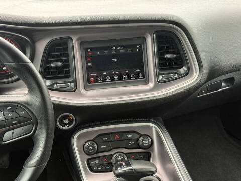 2021 Dodge Challenger SXT