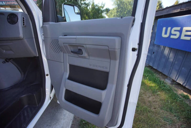 2014 Ford E-Series E-150