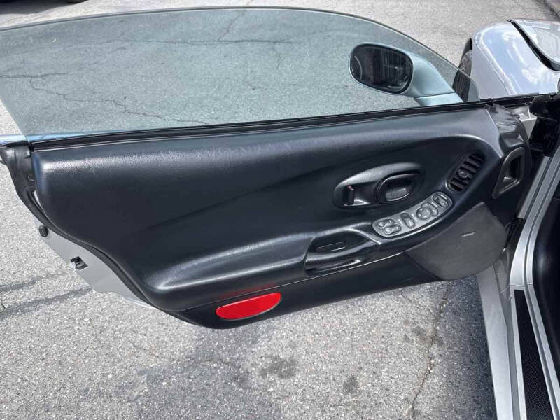 2004 Chevrolet Corvette