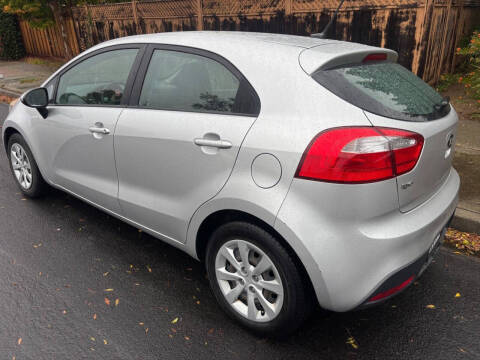 2013 Kia Rio 5-Door LX