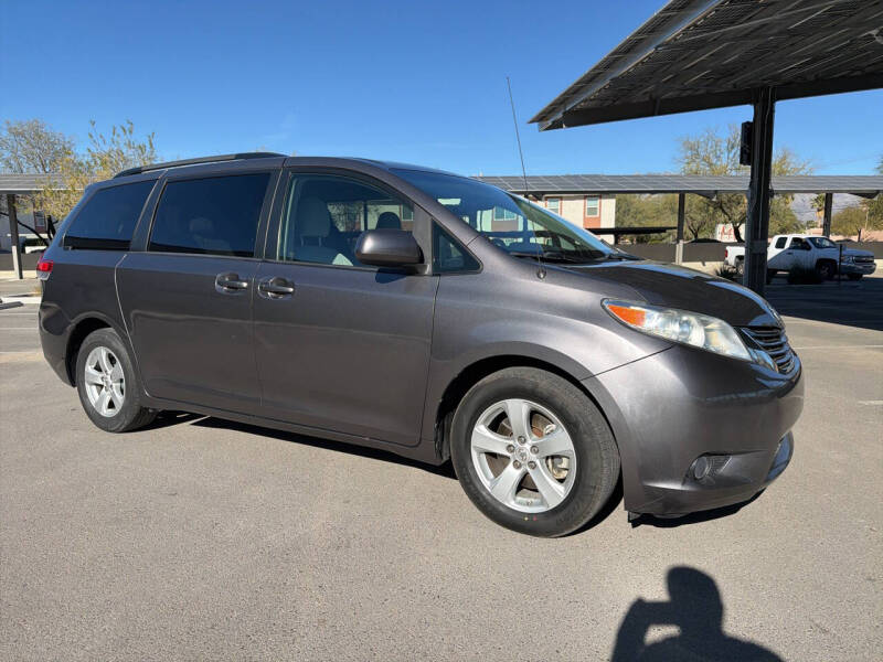 2014 Toyota Sienna LE 8-Passenger