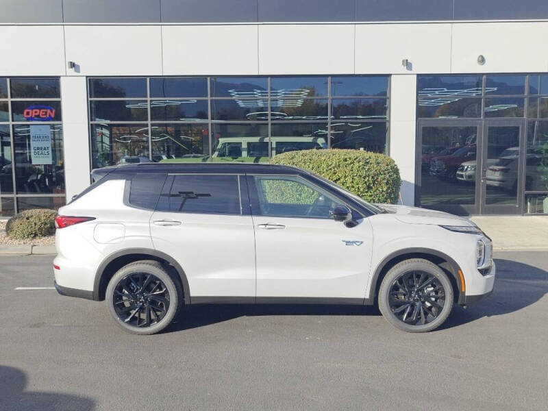 2025 Mitsubishi Outlander PHEV SEL Black Edition