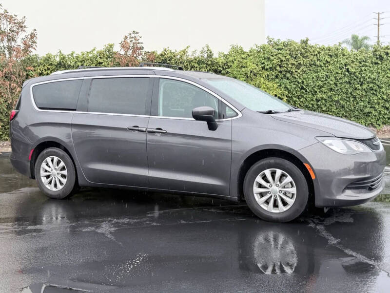 2017 Chrysler Pacifica Touring