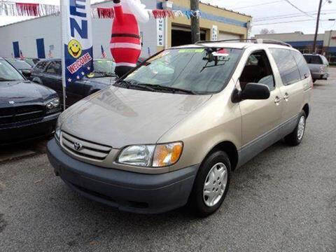 2003 Toyota Sienna CE