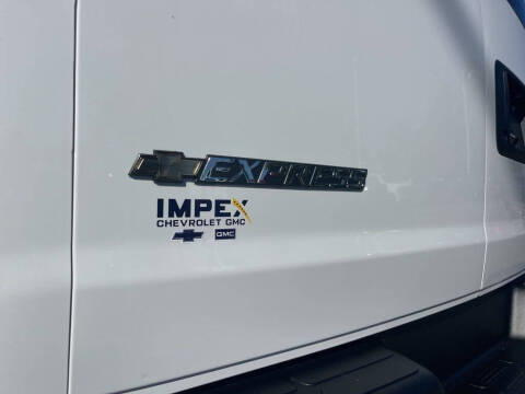 2025 Chevrolet Express 2500