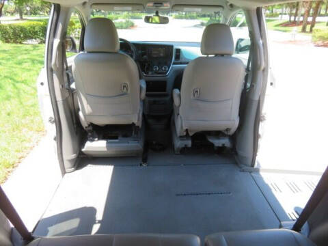2016 Toyota Sienna LE Mobility 7-Passenger