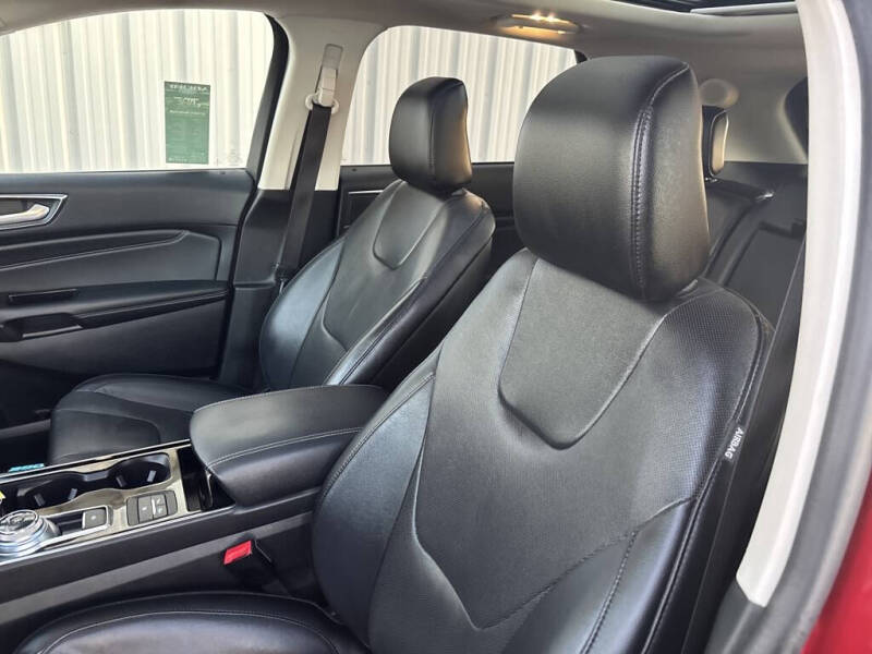 2020 Ford Edge Titanium