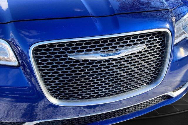 2018 Chrysler 300 Touring