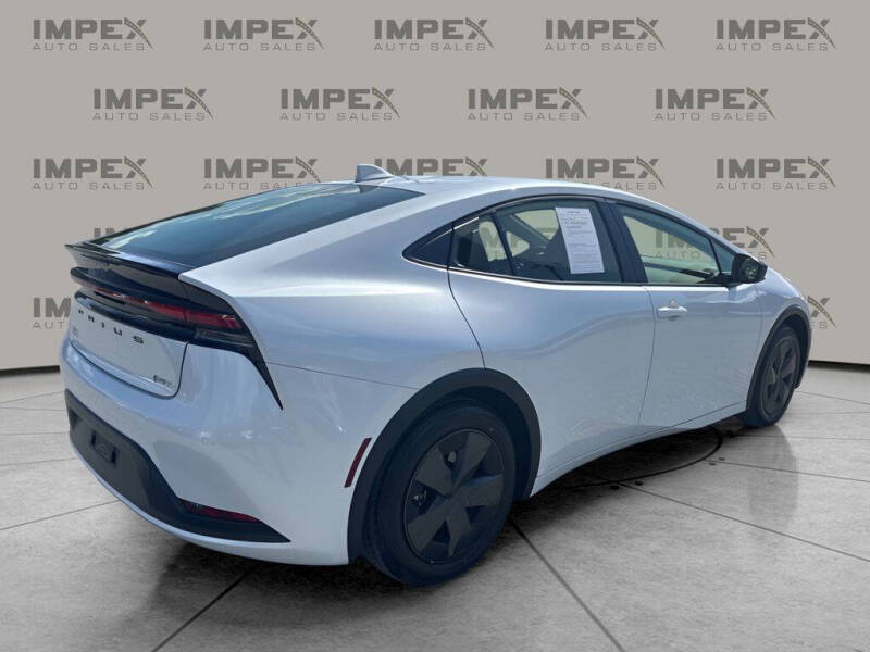 2025 Toyota Prius XLE