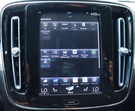 2022 Volvo XC40 T4 Momentum