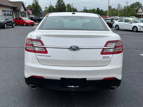 2015 Ford Taurus SEL