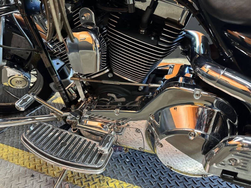 2002 Harley-Davidson FLHRC - Road King Classi