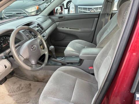 2004 Toyota Camry LE