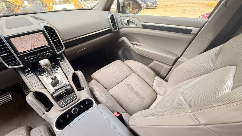 2011 Porsche Cayenne S Hybrid