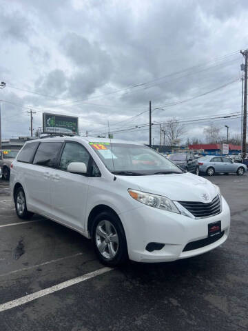 2012 Toyota Sienna