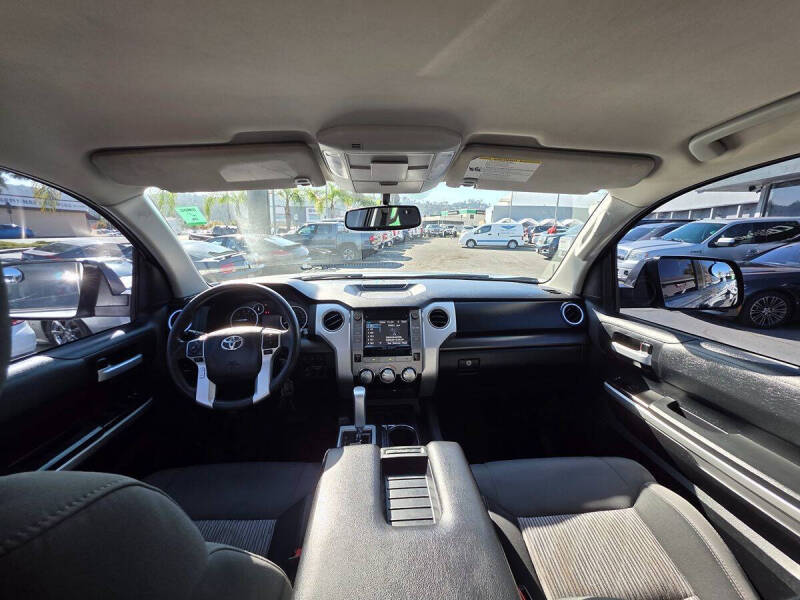 2017 Toyota Tundra SR5