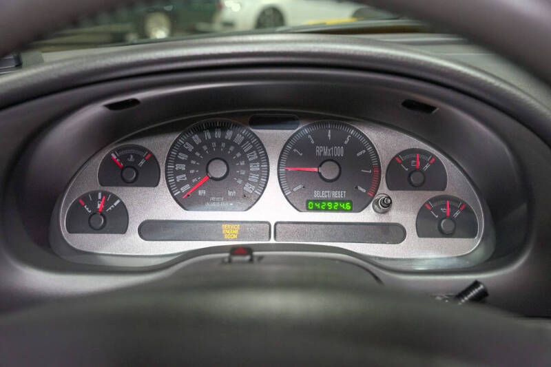 2004 Ford Mustang Mach 1 Premium