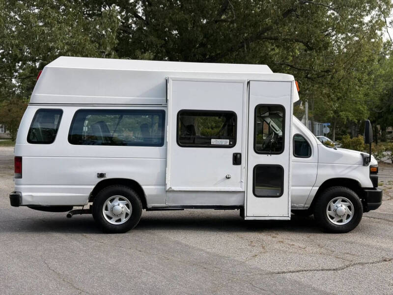 2011 Ford E-Series E-350 SD