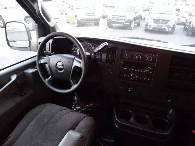 2016 GMC Savana 2500