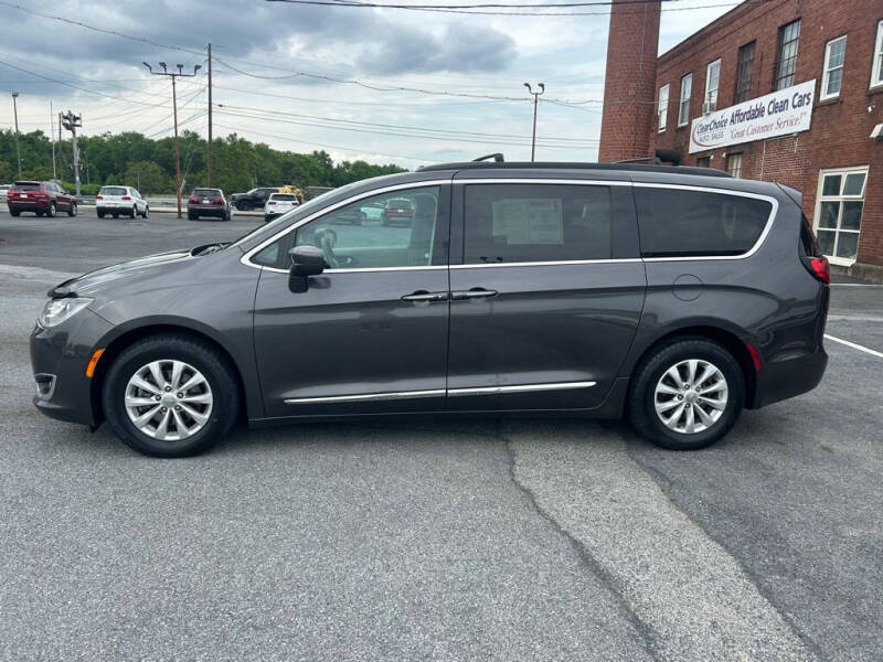 2017 Chrysler Pacifica Touring Plus
