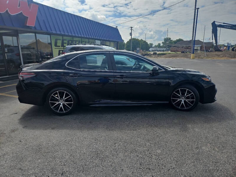 2021 Toyota Camry SE