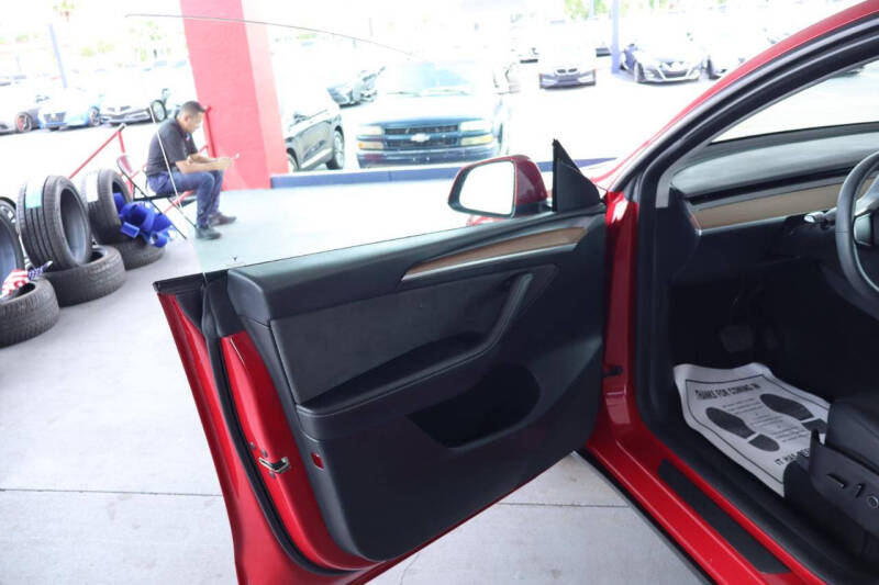 2023 Tesla Model Y Long Range