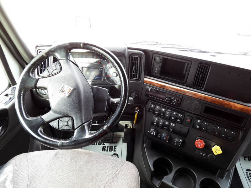 2019 International LT625