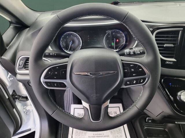 2026 Chrysler Voyager LX