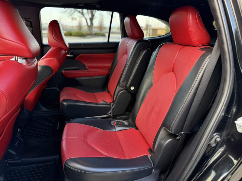 2022 Toyota Highlander XSE