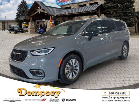 2025 Chrysler Pacifica Plug-In Hybrid Select