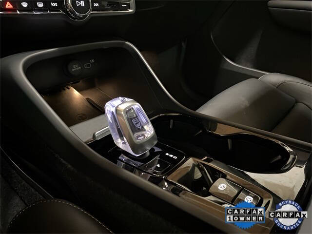 2025 Volvo XC40 B5 Plus Bright Theme