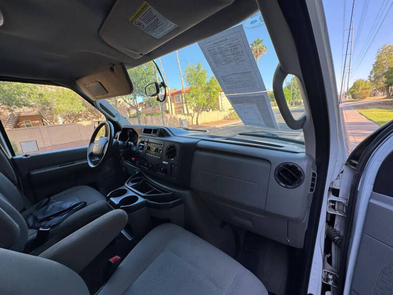 2014 Ford E-Series E-150 XLT