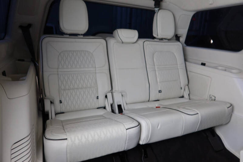 2022 Lincoln Navigator Black Label